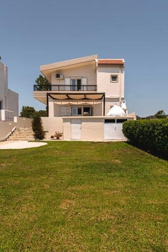 Del Mar Villa Gennadi